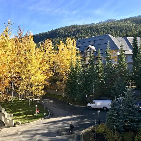 The Best Top Floor Ski-In/Ski-Out At The Aspens Уистлер Экстерьер фото