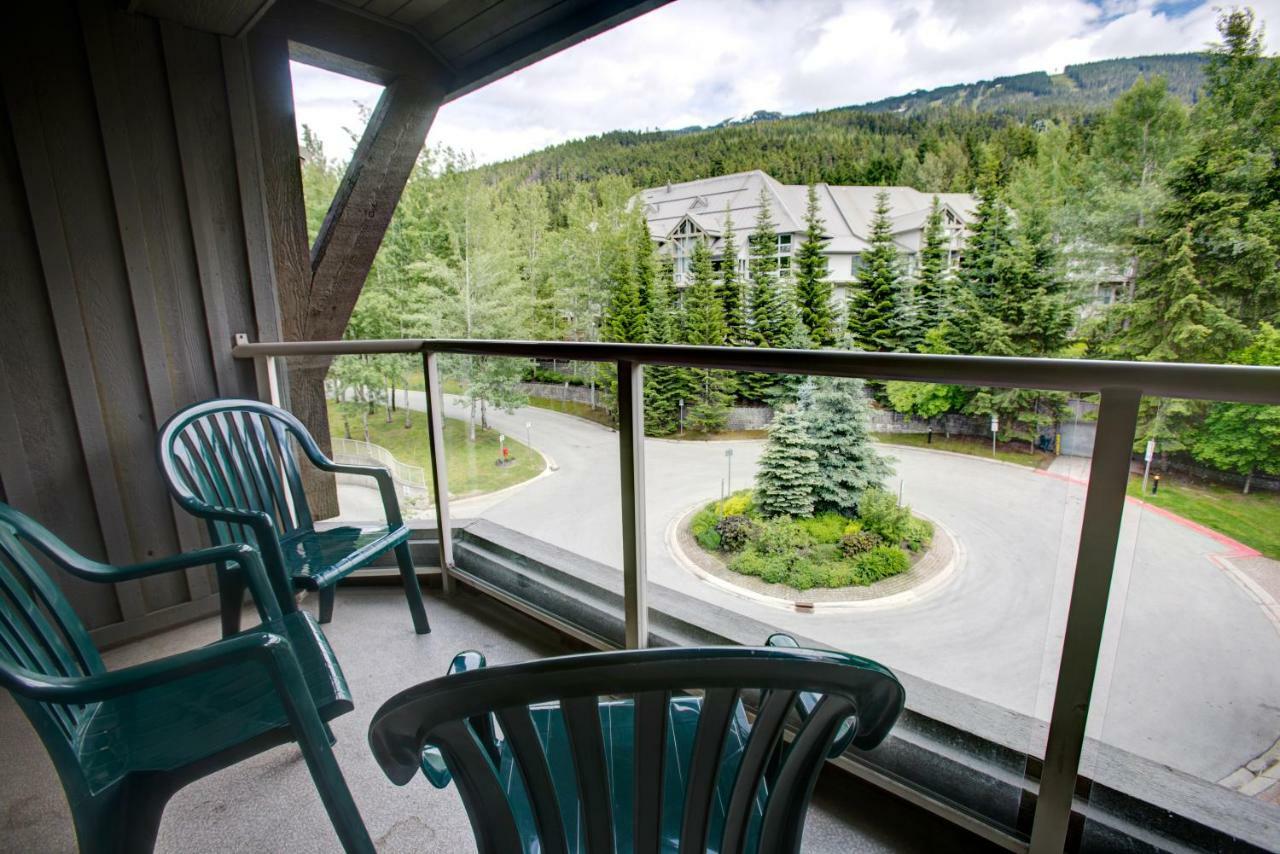 The Best Top Floor Ski-In/Ski-Out At The Aspens Уистлер Экстерьер фото